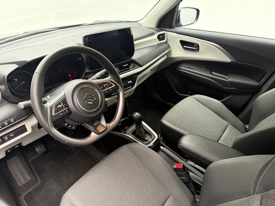 Vehicle image 4 Vehicle image 4