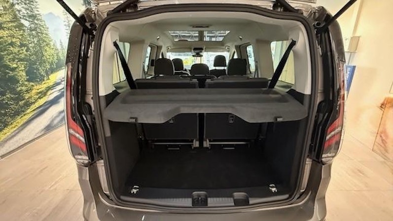 Vehicle image FORD TOURNEO CONNECT