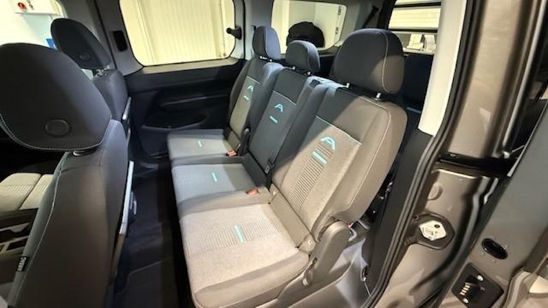 Vehicle image FORD TOURNEO CONNECT