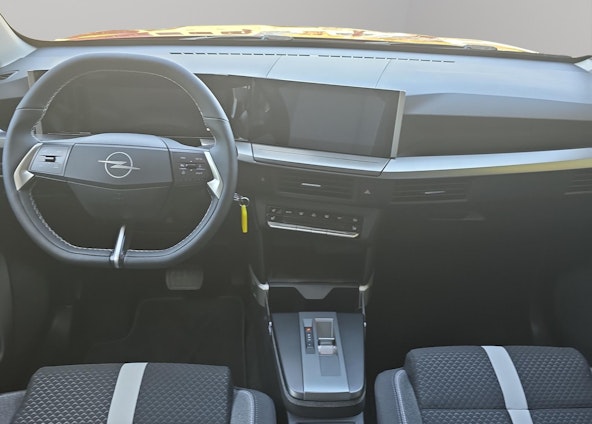 Vehicle image 4 Vehicle image 4