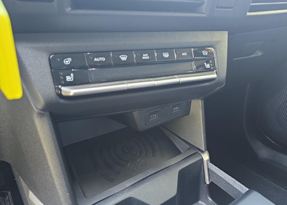 Vehicle image 8 Vehicle image 8