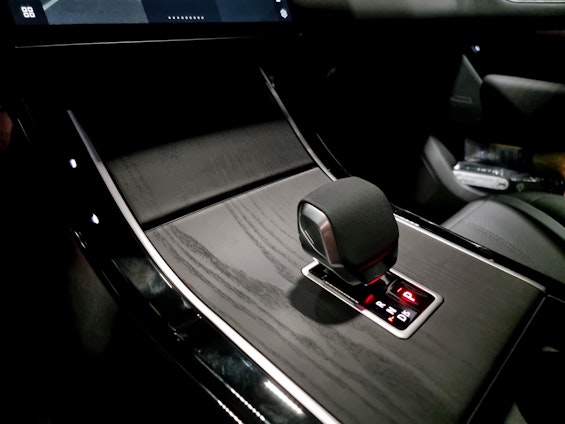 Vehicle image 13 Vehicle image 13