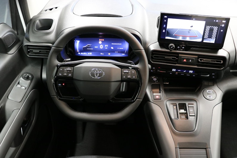 Vehicle image TOYOTA PROACE CITY VERSO