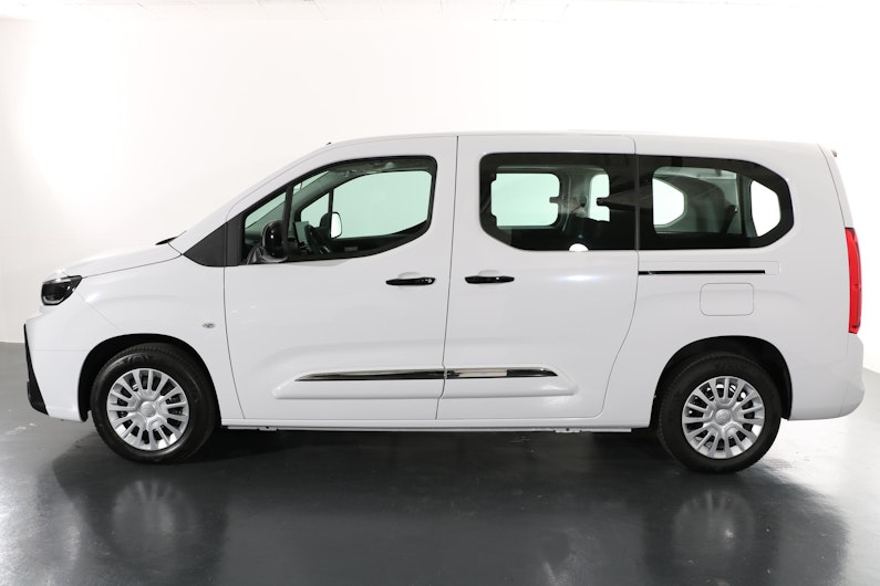 Vehicle image TOYOTA PROACE CITY VERSO
