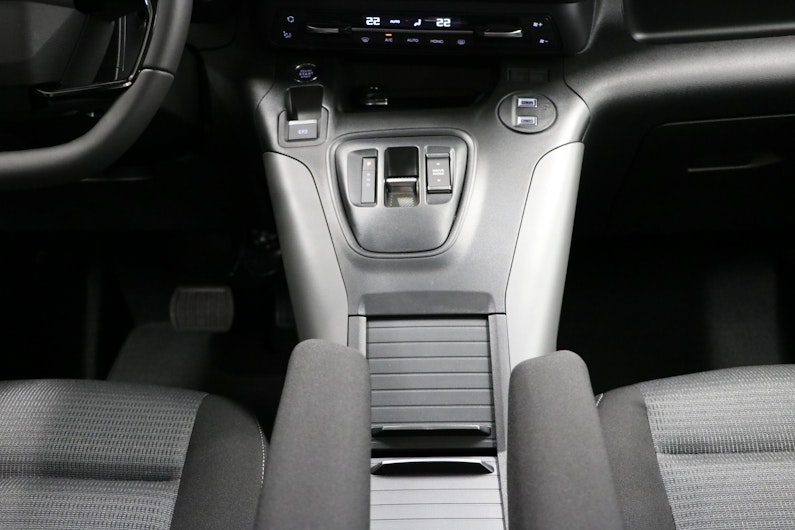 Vehicle image TOYOTA PROACE CITY VERSO