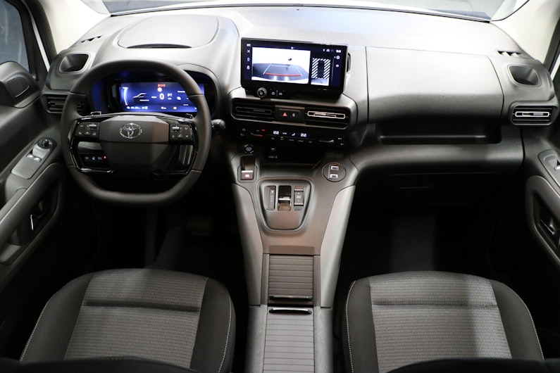 Vehicle image TOYOTA PROACE CITY VERSO