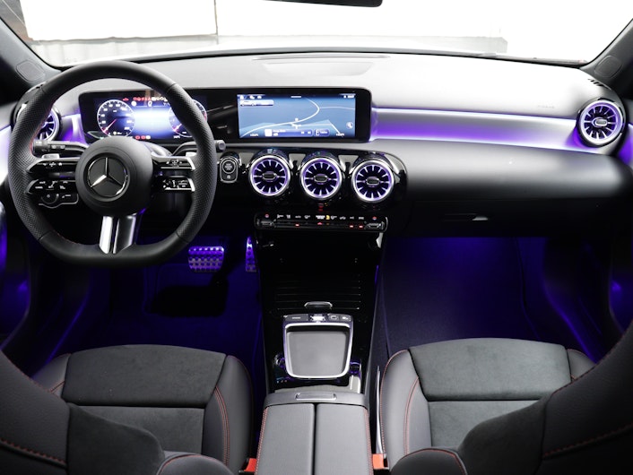 Vehicle image MERCEDES-BENZ A 200