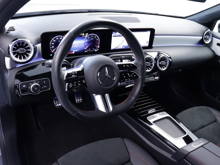 Vehicle image MERCEDES-BENZ A 200