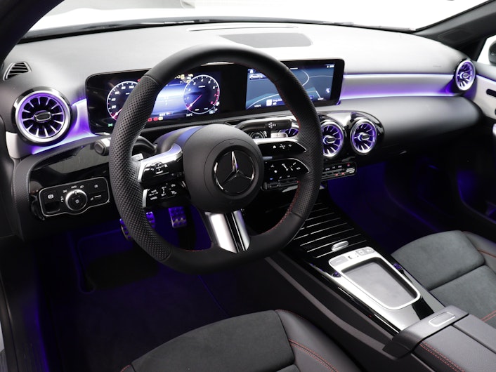 Vehicle image MERCEDES-BENZ A 200