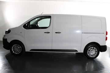 Vehicle image TOYOTA PROACE Van L1 50KWh Advanced