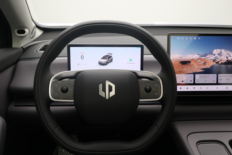 Vehicle image LEAPMOTOR C10