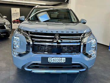 MITSUBISHI OUTLANDER 8