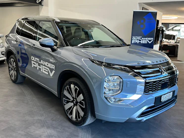 MITSUBISHI OUTLANDER 9