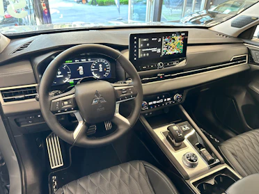MITSUBISHI OUTLANDER 12