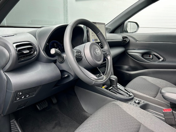 Vehicle image 7