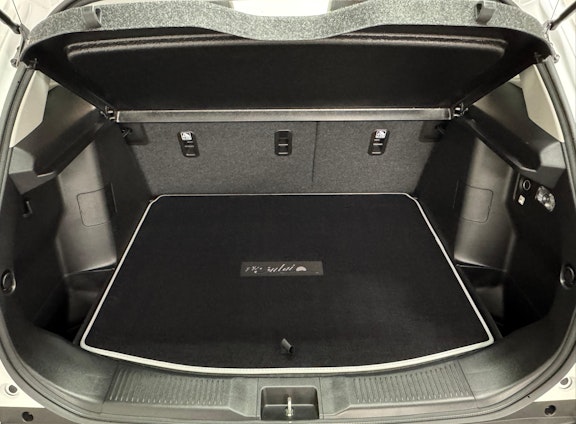 Vehicle image 14 Vehicle image 14