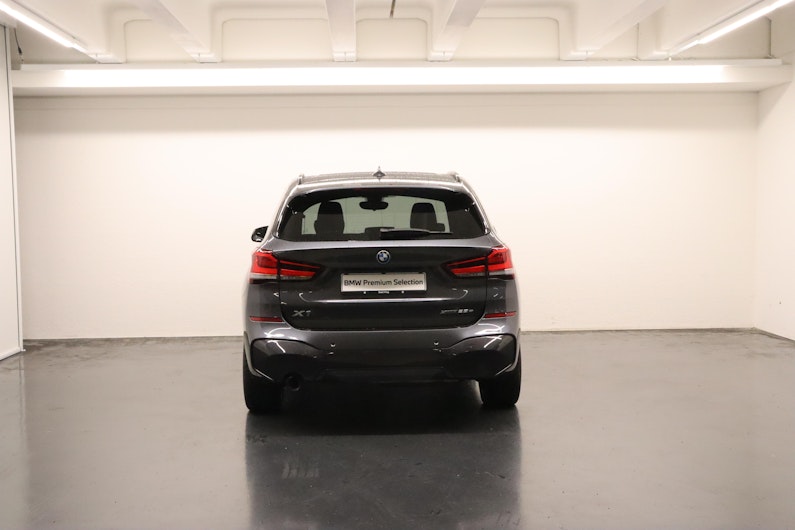 Vehicle image BMW X1