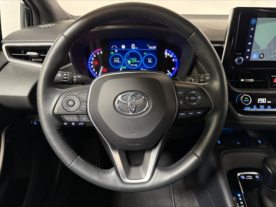 Vehicle image 14