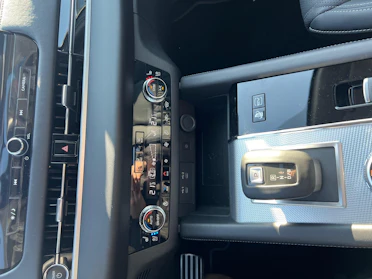 MITSUBISHI OUTLANDER 17