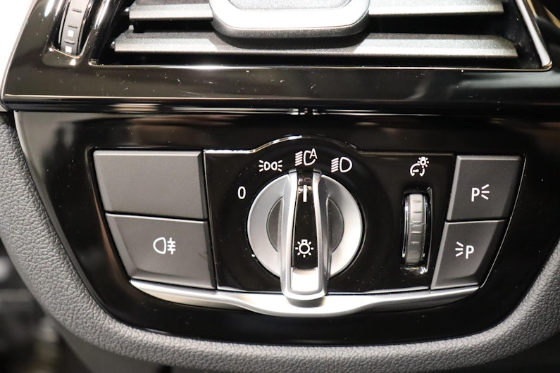 Vehicle image BMW 5 SERIES