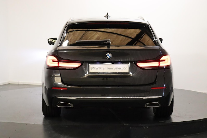 Vehicle image BMW 5 SERIES