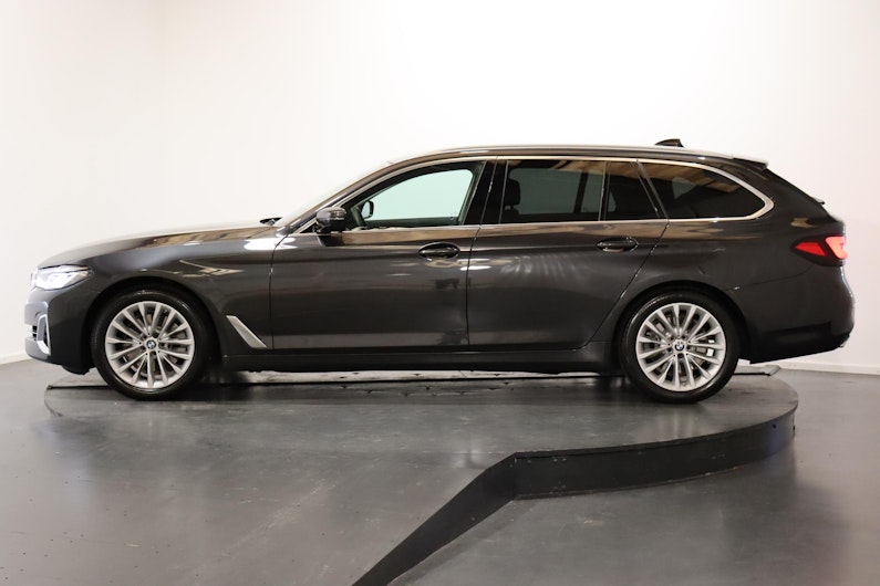 Vehicle image BMW 5 SERIES