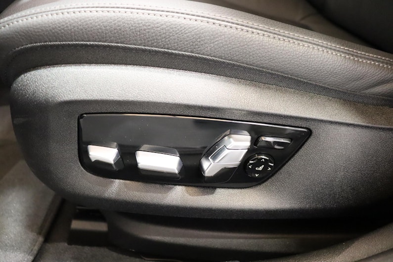 Vehicle image BMW 5 SERIES