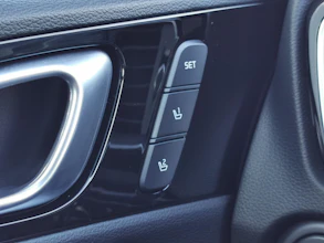 https://vehicle.imgix.net/3854432/906f757e-5463-4d43-ac24-98d93c20d7da.jpg
