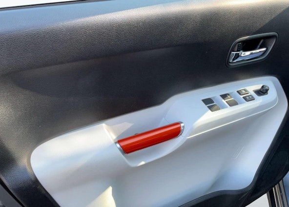 Vehicle image 17 Vehicle image 17