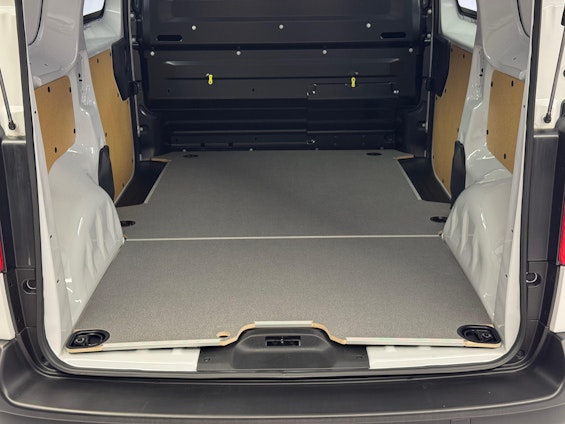 Vehicle image 12 Vehicle image 12