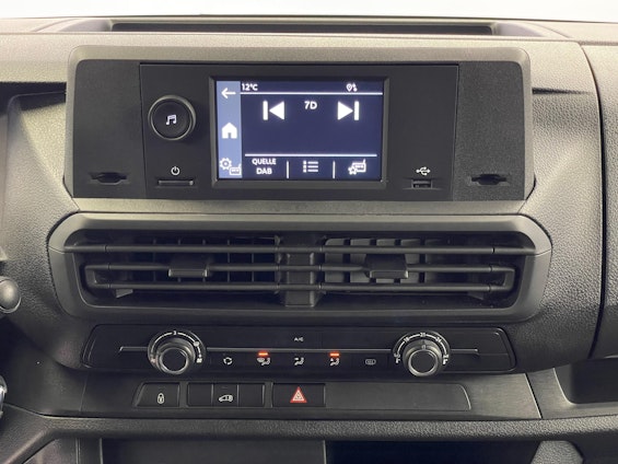 Vehicle image 9 Vehicle image 9