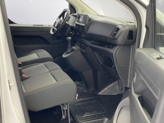 Vehicle image 6 Vehicle image 6