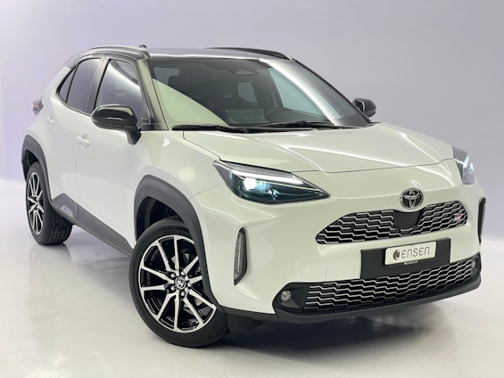 First vehicle image
