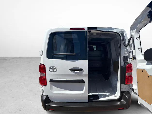 Toyota PROACE Van L2 2.0 D Advanced