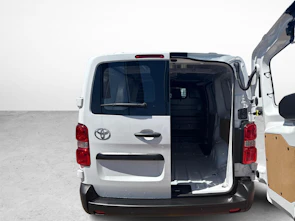 Fahrzeugbild TOYOTA PROACE Van L2 2.0 D Advanced