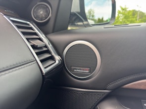 Vehicle image LAND ROVER Discovery 3.0 SDV6 HSE Luxury