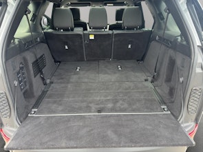 Vehicle image LAND ROVER Discovery 3.0 SDV6 HSE Luxury