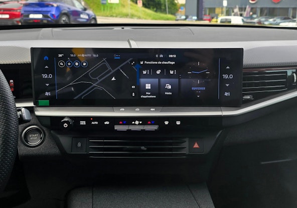 Vehicle image 16