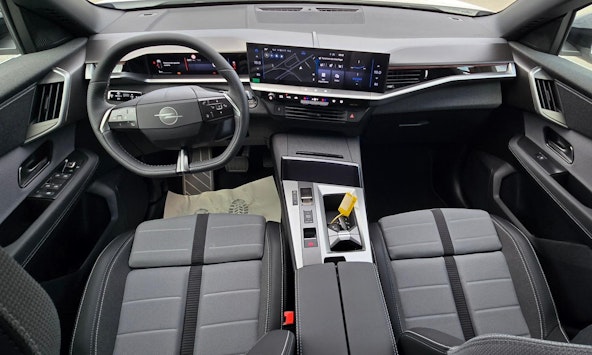 Vehicle image 21