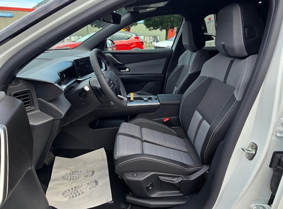 Vehicle image 23