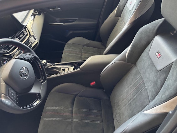 Vehicle image 6