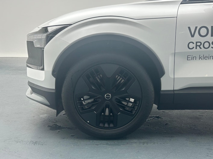 Vehicle image VOLVO EX 30