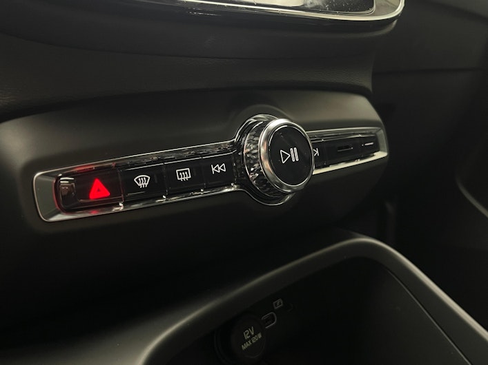 Vehicle image VOLVO XC40