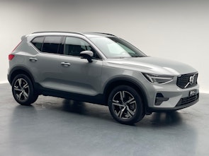 Vehicle image VOLVO XC40 2.0 B4 MH Plus Dark