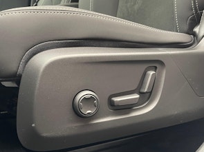 Vehicle image VOLVO XC40 2.0 B4 MH Plus Dark