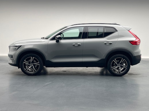 VOLVO XC40 2.0 B4 MH Plus Dark 2