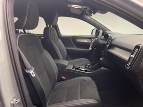 Vehicle image VOLVO XC40 2.0 B4 MH Plus Dark