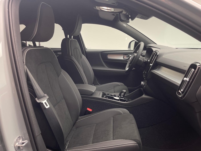 Vehicle image VOLVO XC40