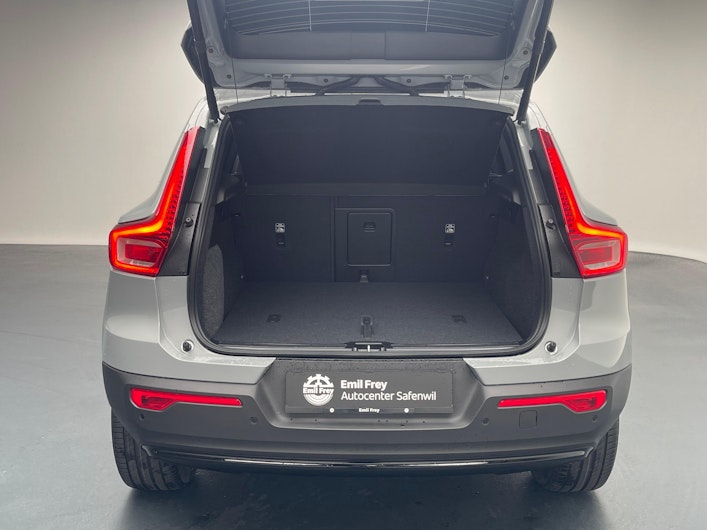 Vehicle image VOLVO XC40