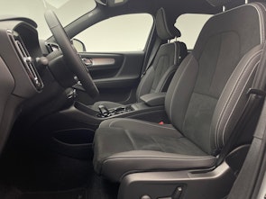 Vehicle image VOLVO XC40 2.0 B4 MH Plus Dark